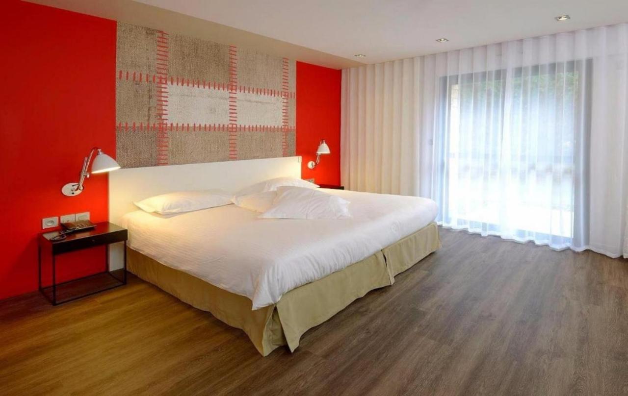 Logis Domaine Du Moulin Cavier Hotel Avrillé Eksteriør billede