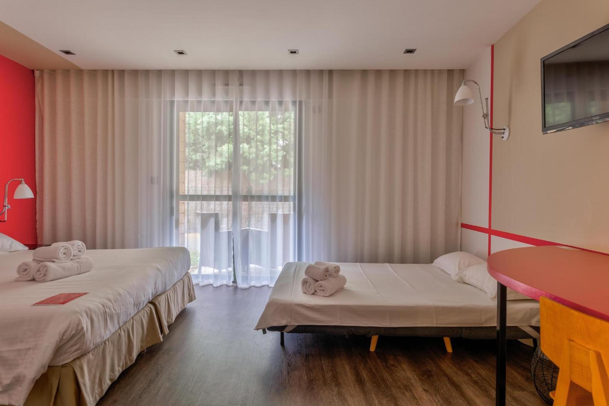 Logis Domaine Du Moulin Cavier Hotel Avrillé Eksteriør billede